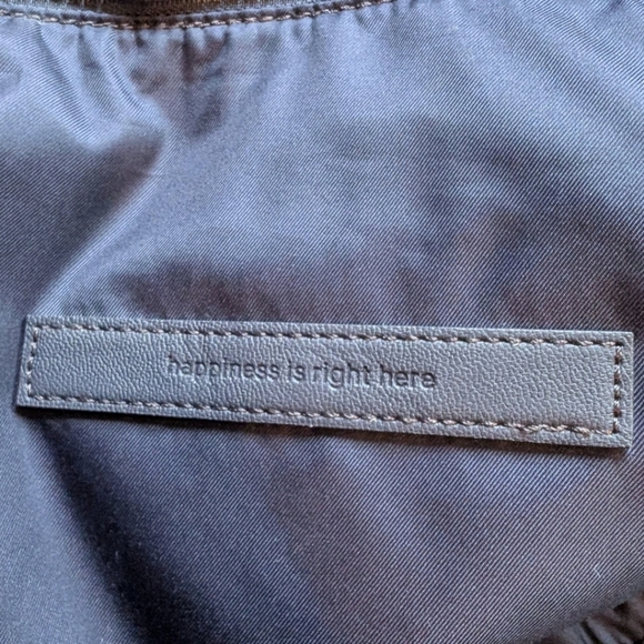 Lululemon Carry The Day Bag Women's OS 22L Gym Active Travel Midnight Navy 3/17 - Picture 10 of 16